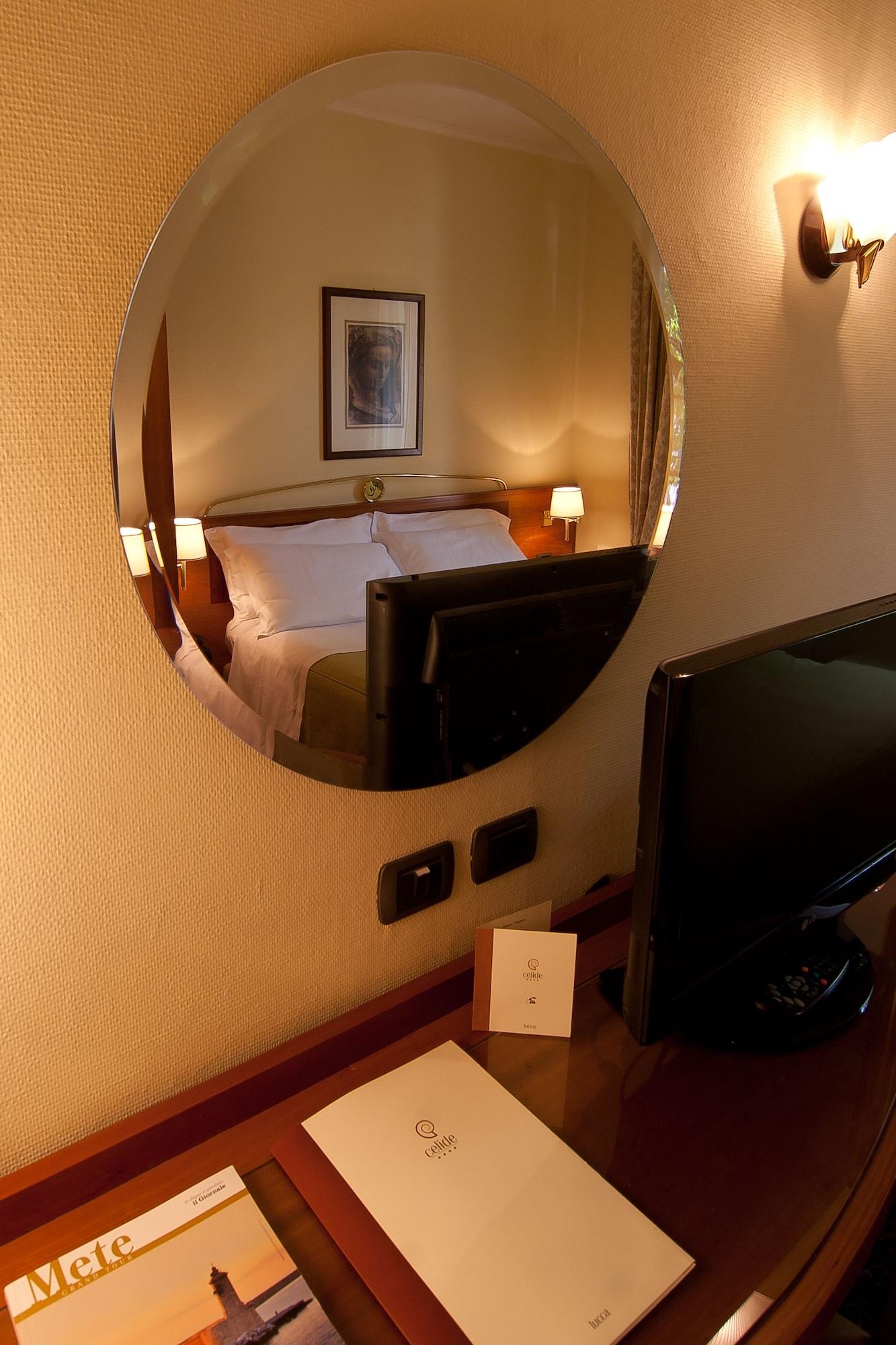 Albergo Celide ลุคคา ภายนอก รูปภาพ