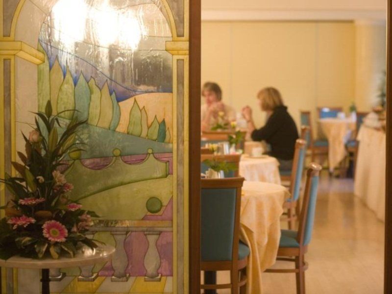 Albergo Celide ลุคคา ภายนอก รูปภาพ