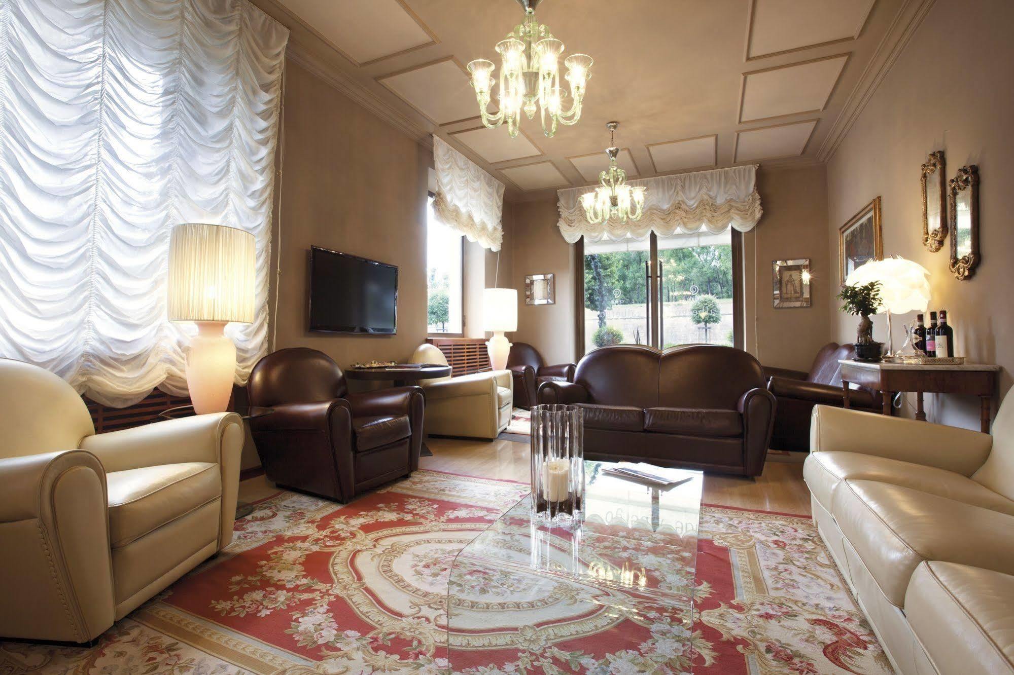 Albergo Celide ลุคคา ภายนอก รูปภาพ